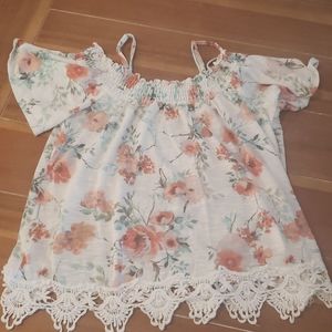 Floral lace buckle top